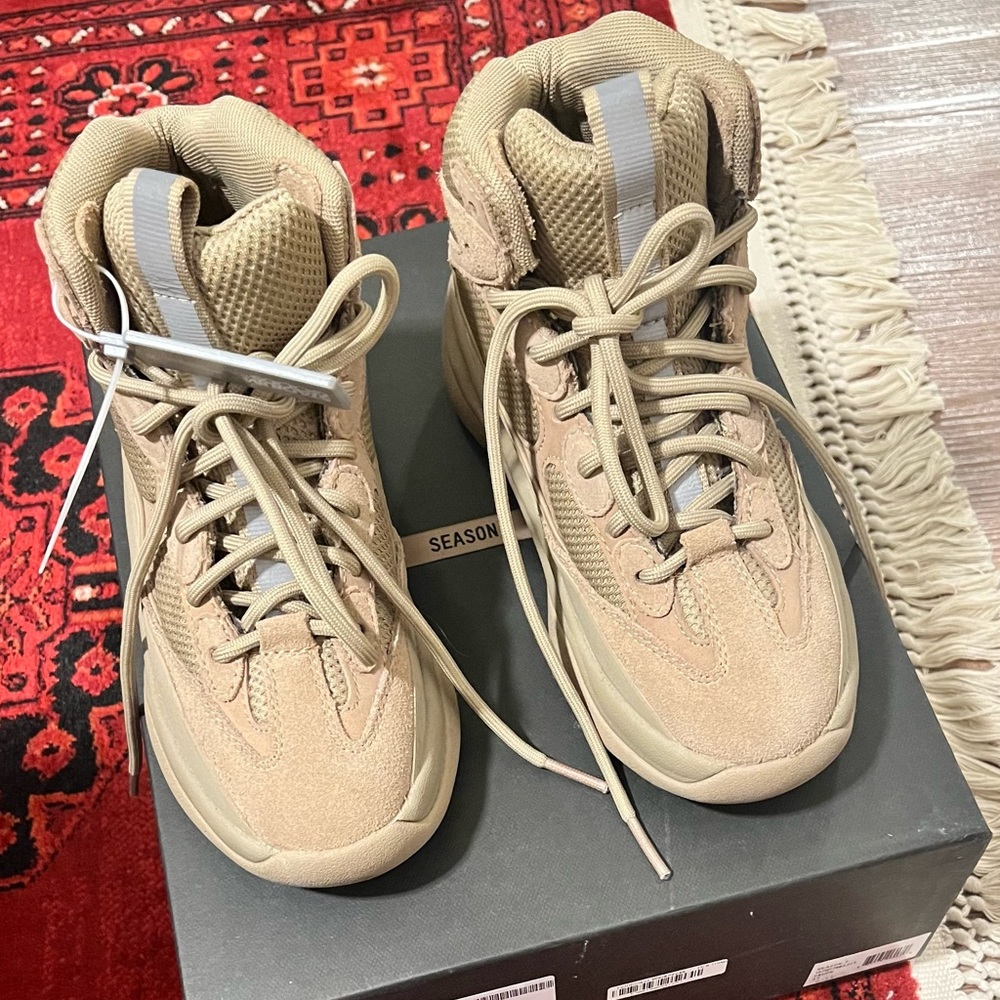 Yeezy season 7 desert boot size 37